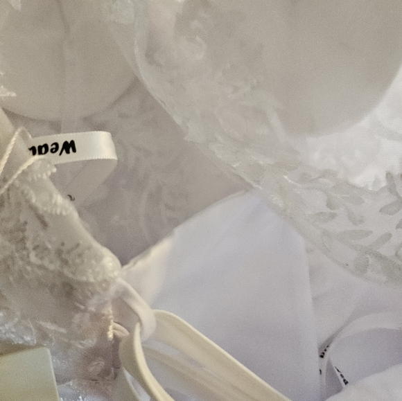 Nwt Beautiful Wedding Dress - Picture 14 of 16